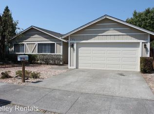 1043 Lupine Rd, Healdsburg, CA 95448