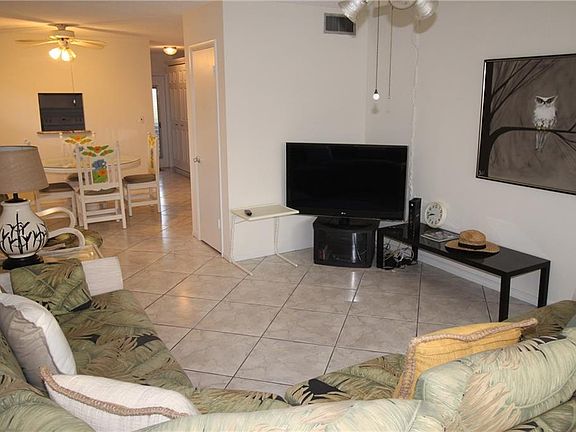 4th image of 8 Vista Palm Ln APT 101
