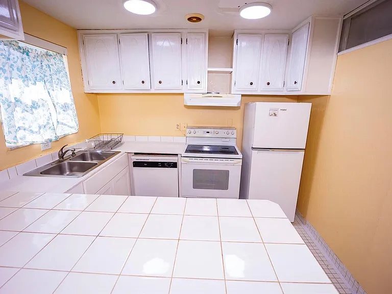 3240 Ridge Hill Rd #C — Photo 3