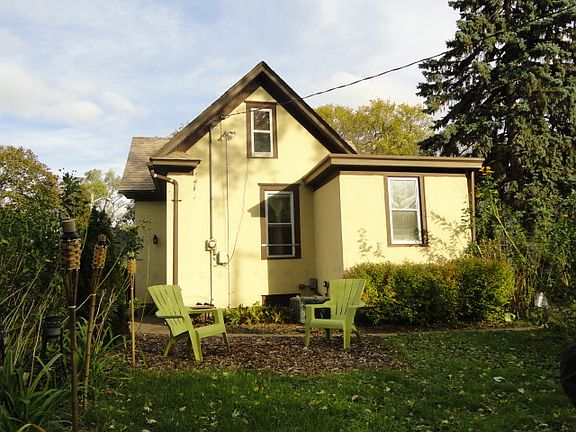 3rd image of 4418 42nd Ave S