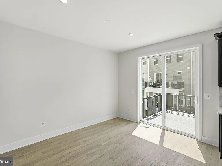 42200 Shining Star Sq — Photo 8