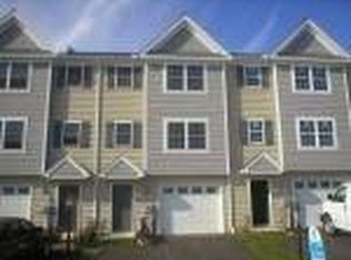 730 Kentwell Dr, York, PA 17406