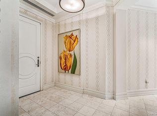 2000 Royal Court #2009, North Hills, NY 11040