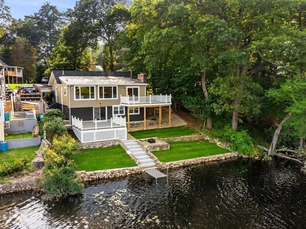 121 Lakeshore Dr, Georgetown, MA 01833