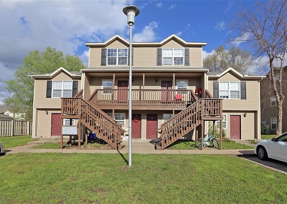 1st image of 2128 N Garland Ave APT 3