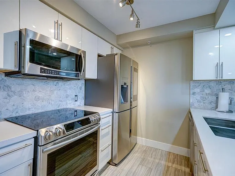 1200 Alberni St #1701 — Photo 25
