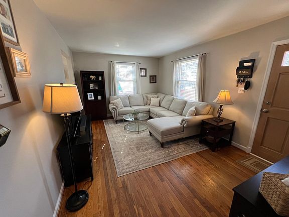 4th image of 10703 Malone St