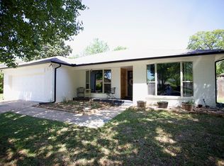 629 Huntwich Dr, Bedford, TX 76021