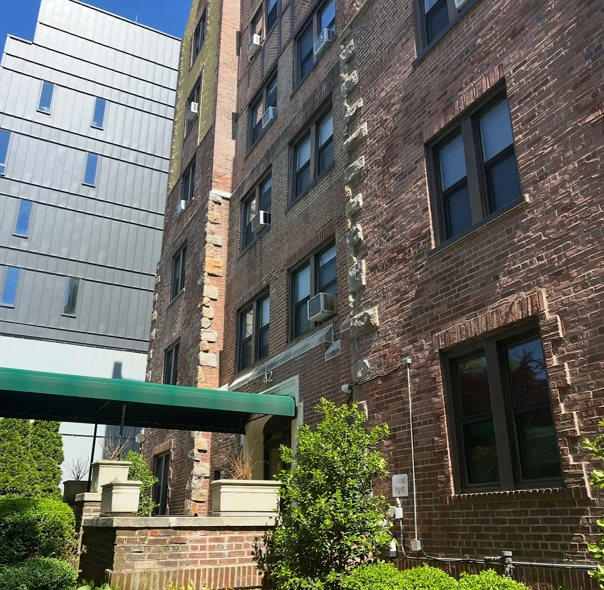 1 bed, 800 sqft, $2,400 — Photo 3