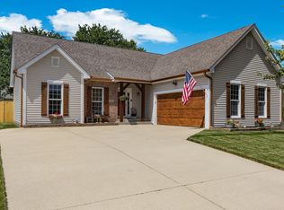 5926 Regency Dr, Columbus, IN 47203