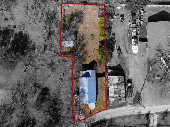 607 Garcia St, Lockhart, TX 78644