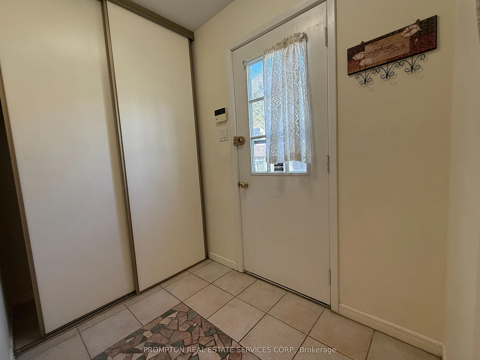 4 bed, $2,700 — Photo 2