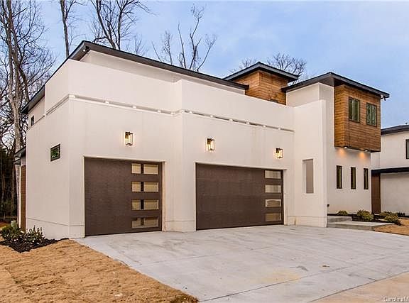 3rd image of 2930 Springs Dr
