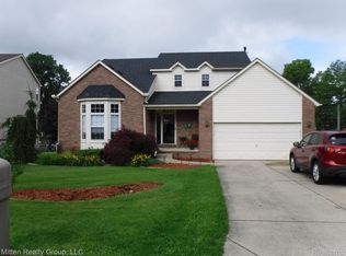 5291 Riverwalk Trl, Commerce Township, MI 48382