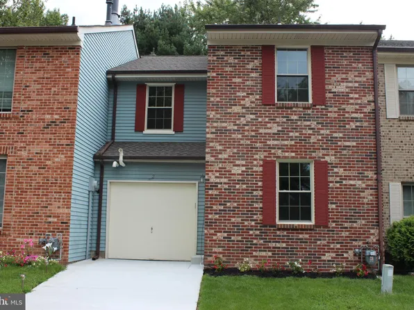 2 Blackhawk Ct, Medford, NJ 08055