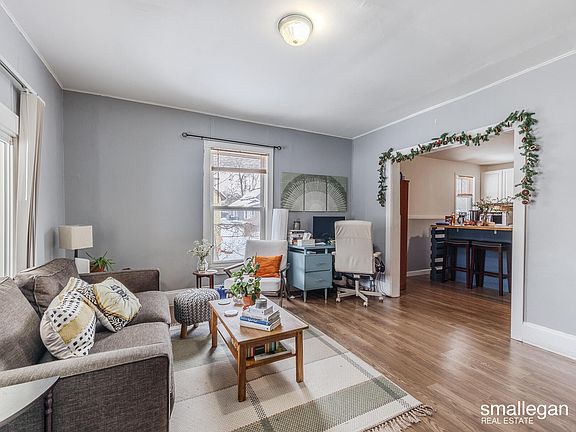 5th image of 453 Barth Ave SE