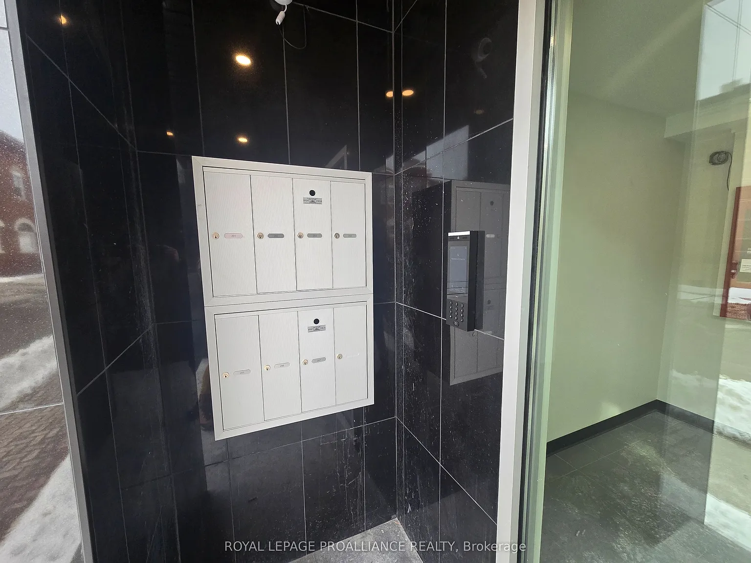 1 bed, $1,695 — Photo 2