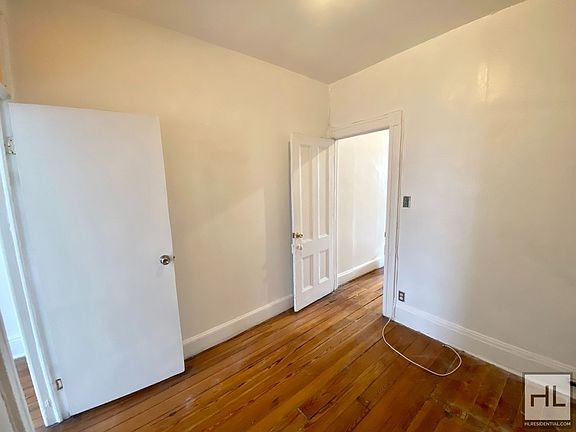 5th image of 80 Eagle St