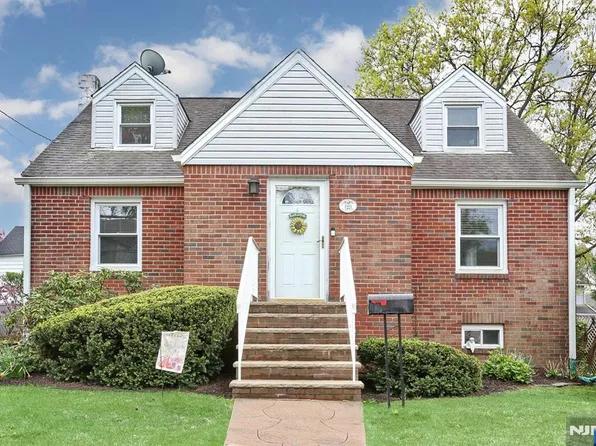 105 Magnolia Ave, Dumont, NJ 07628