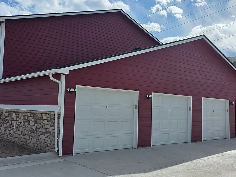 1018 Center Dr — Photo 4