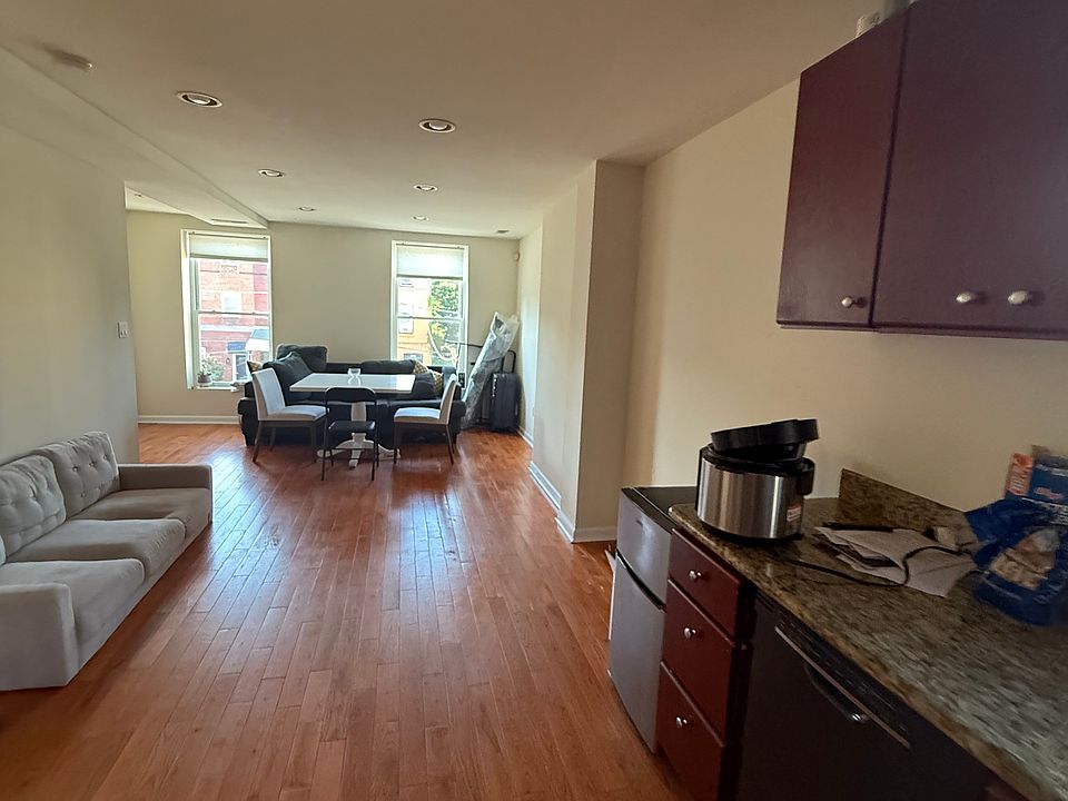 1st image of 3202 Hamilton St #2