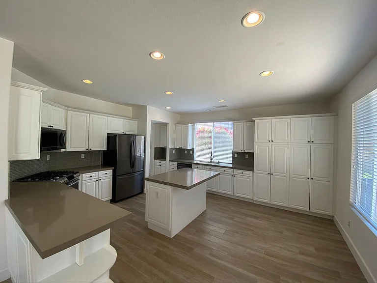 1600 Turquoise Dr — Photo 3
