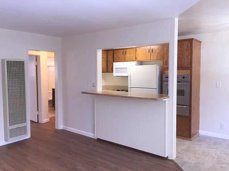Hall, Bar, Kitchen, Dining