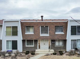 2711 Hobson Rd APT 2, Woodridge, IL 60517