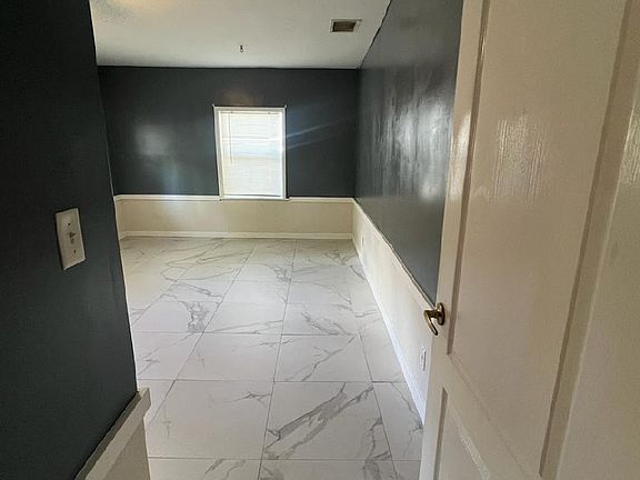 5th image of 30 Cypress St
