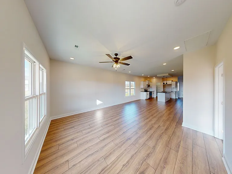 1018 Cherry Acres Dr — Photo 16