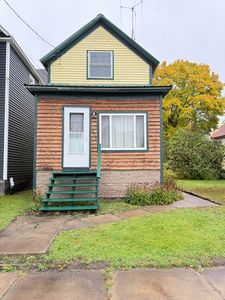 809 Young St, Sault Sainte Marie, MI, 49783