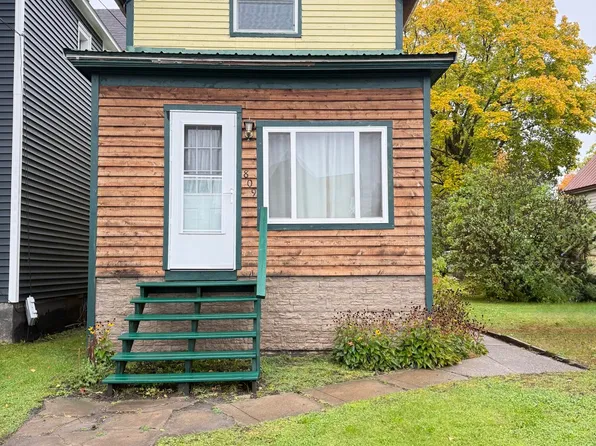 809 Young St, Sault Sainte Marie, MI 49783