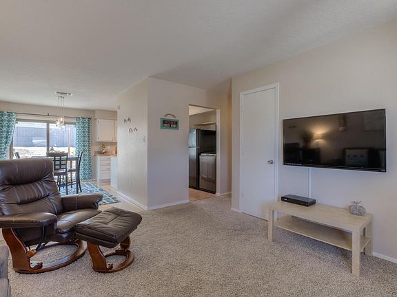 3rd image of 5504 Carmelita Dr NE