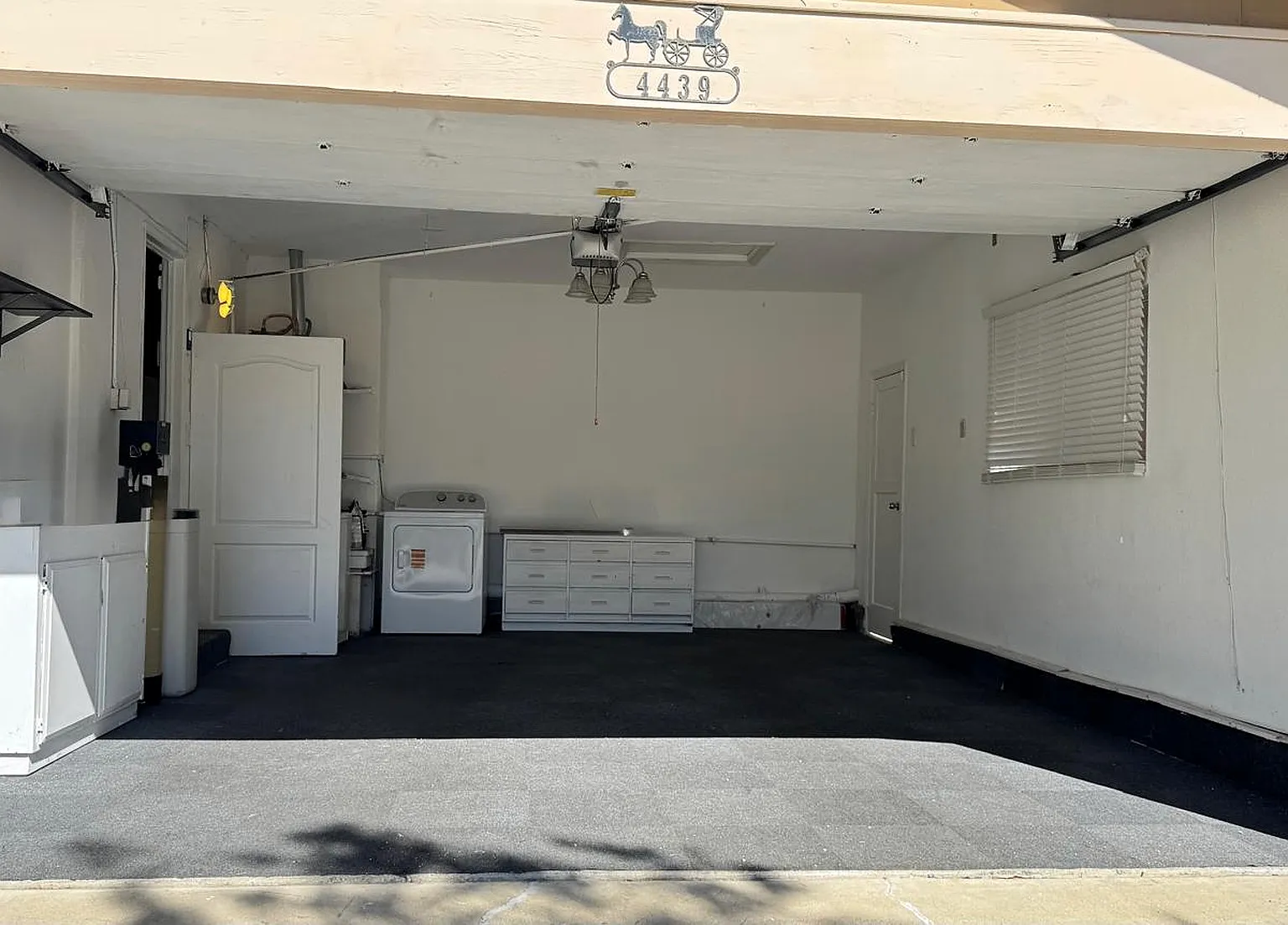 4 bed, 1427 sqft, $4,100 — Photo 3
