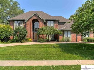 13416 Seward St, Omaha, NE 68154