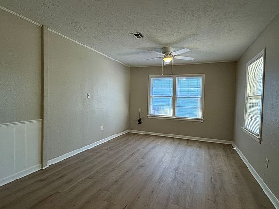 4th image of 2328 NW Denver Ave