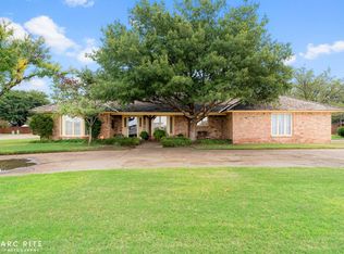 900 S 23rd St, Slaton, TX 79364