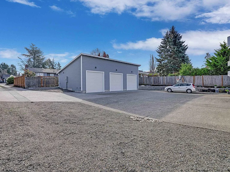 2224 Mountain View Ave W #1 — Photo 4