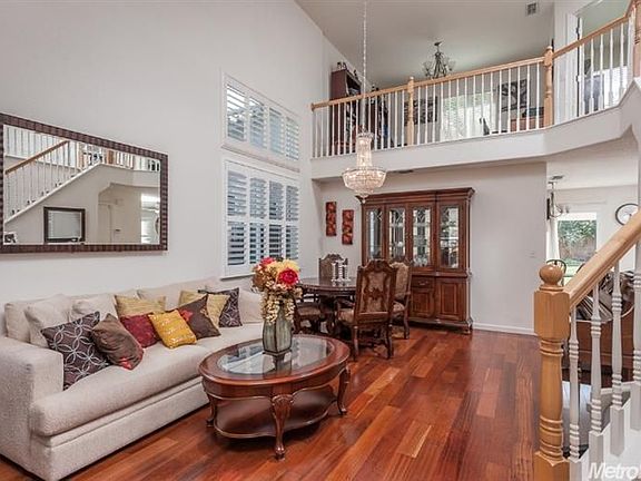 3rd image of 22 Glentress Ct
