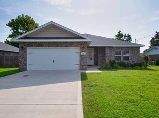 311 Woodland Ave, Mary Esther, FL 32569