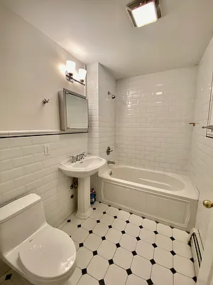 Rented by CMV Realty Inc. | media 29