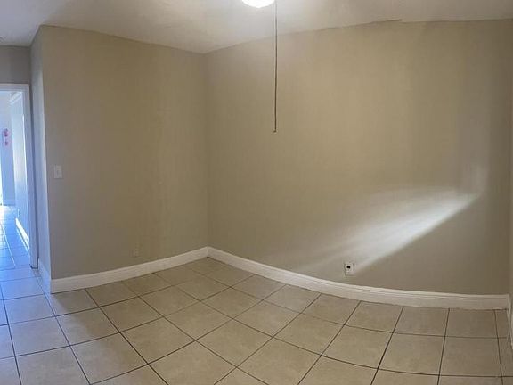 4th image of 724 NW 4th Ave APT 3