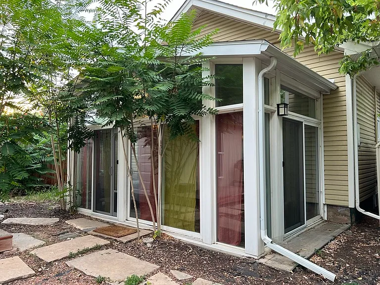 640 W 10th St — Photo 7