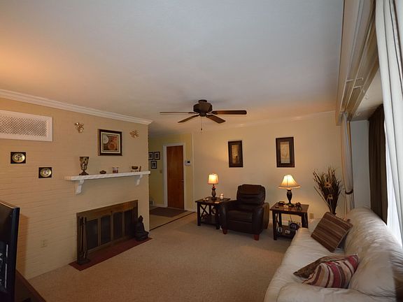 2nd image of 2729 E Rockridge Cir