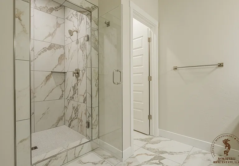 2454 Hamilton Rd #B — Photo 18