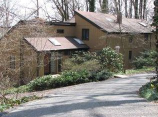 1314 Deer Ln, Lancaster, PA 17601