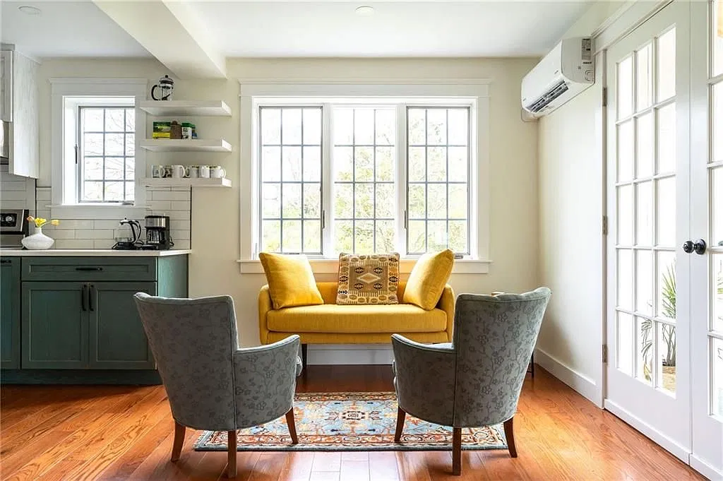 4 bed, 3.0 bath, 2571 sqft, $4,100 — Photo 4