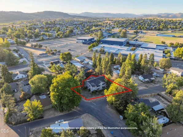 162 Napa St, Eagle Point, OR 97524
