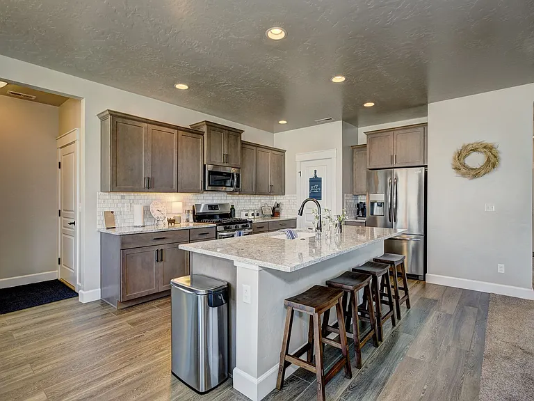 2580 E Blackstone Dr — Photo 12