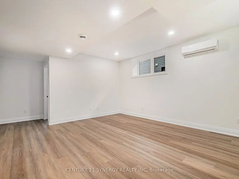 261 Argile St #B — Photo 7